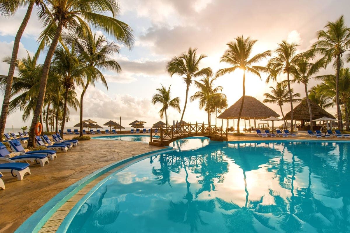 Когда у нас холодно 🥶, там 30°C и пальмы 🏝️ Экзотический Занзибар с All Inclusive за 4429 PLN