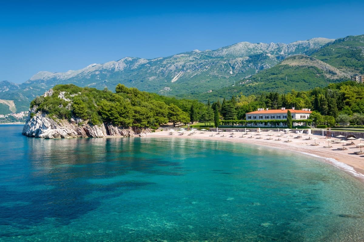 Календарь говорит осень, а вид говорит Адриатика 🌊🇲🇪