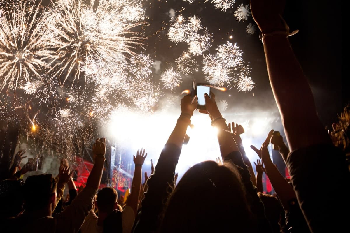 Твой план на Новый год 2026 🥳 Дешевые рейсы на лучшие вечеринки в Европе 🎆 от 204 до 999 zł